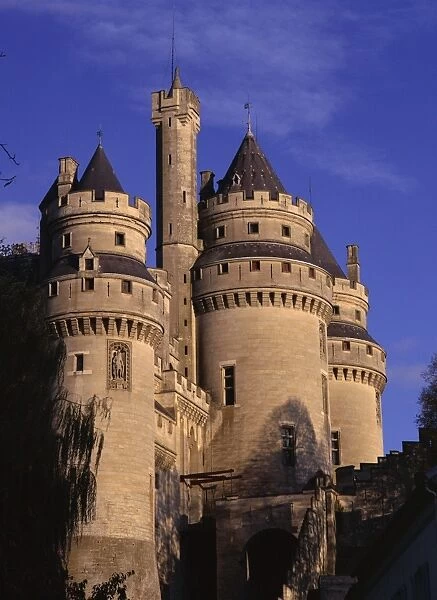 Chateau de Pierrefonds, Forest of Compiegne, Oise, Nord-Picardie (Picardy)