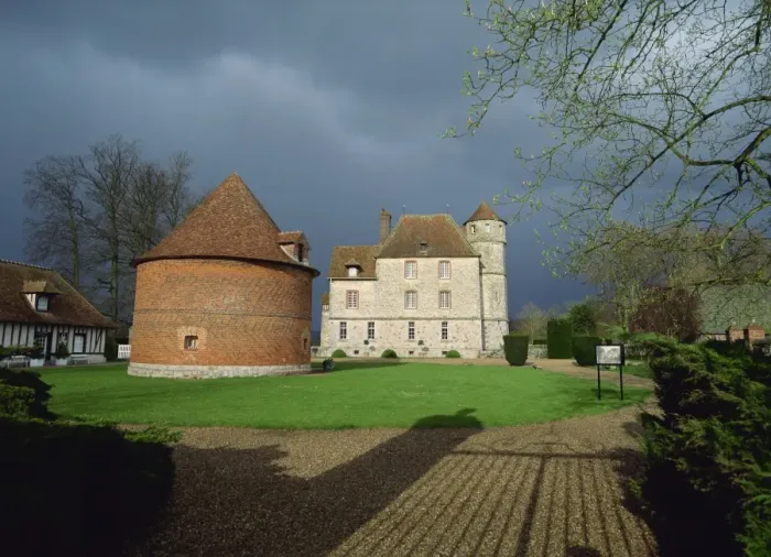 Framed Print : Chateau Vascoeuil, Vexin, Seine Valley, Eure, Haute Normandie, France, Europe