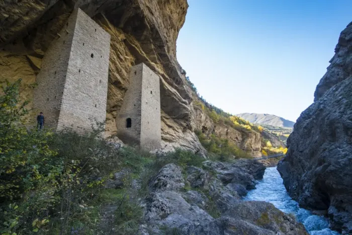 Framed Print : Chechen watchtowers in an overhanging cliff on the Argun River, near Irum Kale. Chechnya, Caucasus, Russia, Europe Framed Print : Chechen watchtowers in an overhanging cliff on the Argun River, near Irum Kale. Chechnya, Caucasus, Russia, Europe