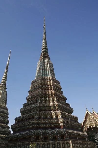 Chedi at Wat Po (Wat Phra Chetuphon), Bangkok, Thailand, Southeast Asia, Asia