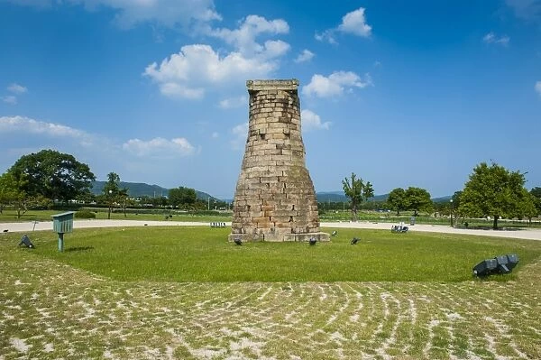Cheomseongdae, oldest astronomical observatory in east Asia, Gyeongju, UNESCO World Heritage Site, South Korea, Asia