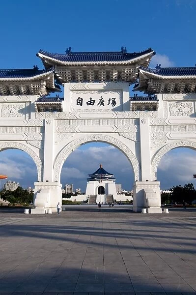 Chiang Kai Shek Memorial Hall Arch, Taipei, Taiwan, Asia