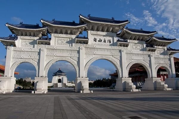 Chiang Kai Shek Memorial Hall Arch, Taipei, Taiwan, Asia
