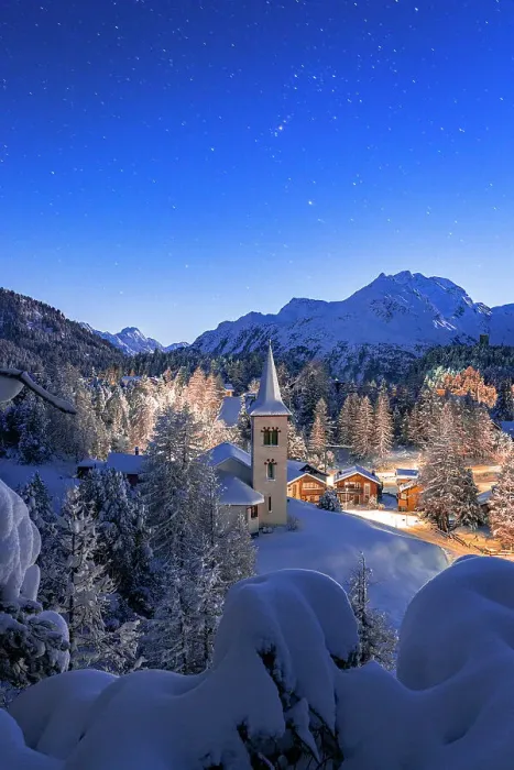 Framed Print : Chiesa Bianca covered with snow under a bright starry night sky at Christmas, Maloja, Bregaglia, Engadine, Canton of Graubunden, Switzerland, Europe Framed Print : Chiesa Bianca covered with snow under a bright starry night sky at Christmas, Maloja, Bregaglia, Engadine, Canton of Graubunden, Switzerland, Europe