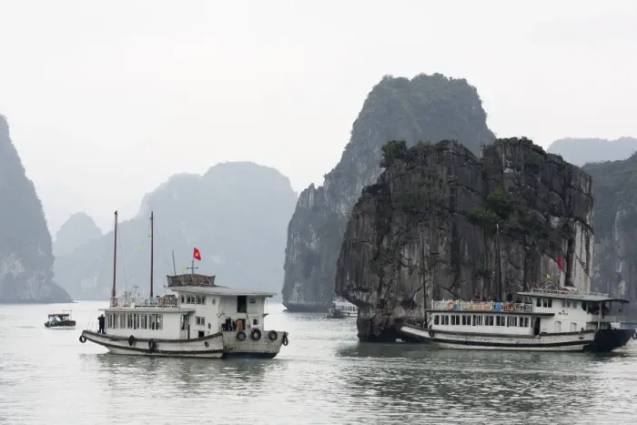 Framed Print : Chinese junk in Halong Bay, UNESCO World Heritage Site, Vietnam, Indochina, Southeast Asia, Asia Framed Print : Chinese junk in Halong Bay, UNESCO World Heritage Site, Vietnam, Indochina, Southeast Asia, Asia