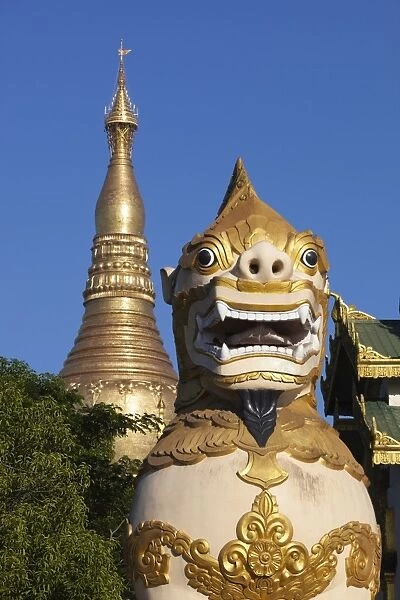 Chinthe statue at entrance to the Shwedagon pagoda, Yangon (Rangoon), Yangon Region, Myanmar (Burma), Asia