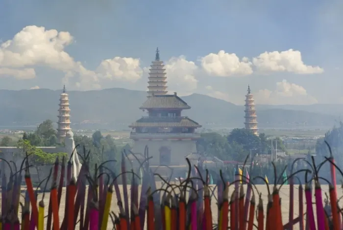 Framed Print : Chongsheng Temple and Three Pagodas, Dali Old Town, Yunnan Province, China, Asia Framed Print : Chongsheng Temple and Three Pagodas, Dali Old Town, Yunnan Province, China, Asia