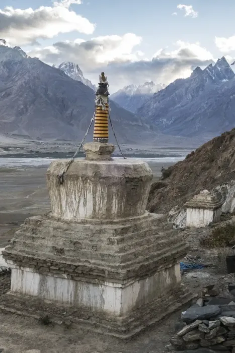 Framed Print : Chorten at Kachod Drub Ling Nunnery, overlooking Kharsa Valley, Ladakh, India, Himalayas Framed Print : Chorten at Kachod Drub Ling Nunnery, overlooking Kharsa Valley, Ladakh, India, Himalayas