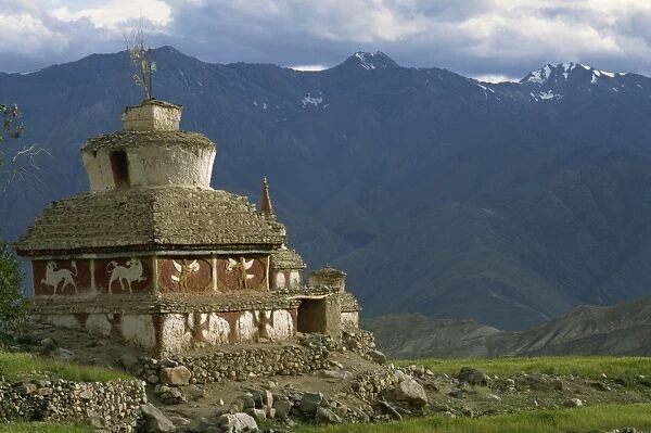 Chorten at Lekir Gompa with Zanskar Range behind, Ladakh, India, Asia