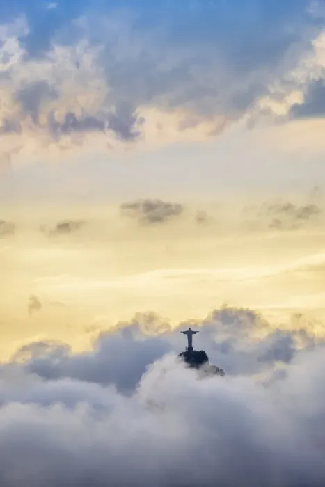 Framed Print : The Christ Statue (Cristo Redentor) on the summit of Corcovado mountain in a sea of clouds, Rio de Janeiro, Brazil, South America Framed Print : The Christ Statue (Cristo Redentor) on the summit of Corcovado mountain in a sea of clouds, Rio de Janeiro, Brazil, South America