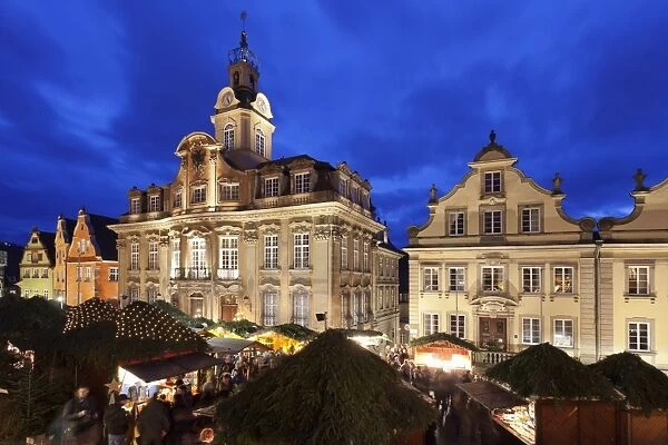 Christmas fair, Town Hall and Market Place, Schwaebisch Hall, Hohenlohe, Baden Wurttemberg, Germany, Europe