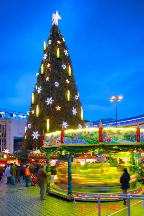 Framed Print : Christmas Market and the Biggest Christmas Tree in the World, Hansaplatz, Dortmund, North Rhine-Westphalia, Germany, Europe Framed Print : Christmas Market and the Biggest Christmas Tree in the World, Hansaplatz, Dortmund, North Rhine-Westphalia, Germany, Europe