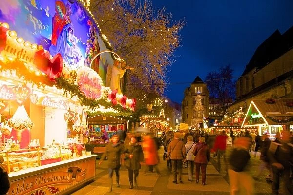 Christmas Market at dusk, Willy Brandt Platz, Dortmund, North Rhine-Westphalia, Germany, Europe