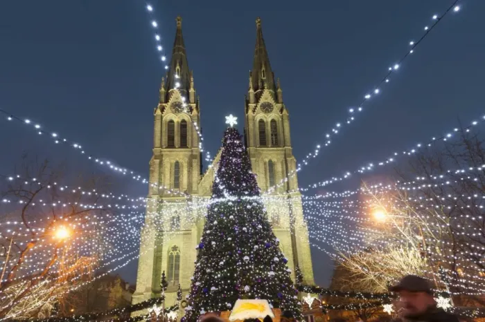 Framed Print : Christmas market and neo-gothic Church of St. Ludmila, Mir Square, Prague, Czech Republic, Europe Framed Print : Christmas market and neo-gothic Church of St. Ludmila, Mir Square, Prague, Czech Republic, Europe