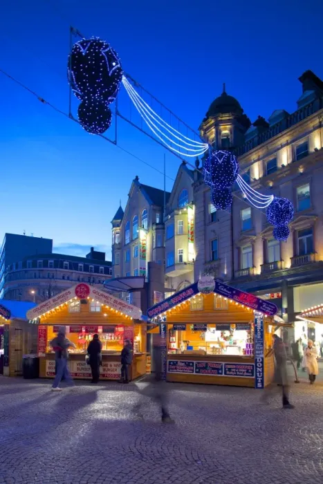 Framed Print : Christmas Market, Sheffield, South Yorkshire, Yorkshire, England, United Kingdom, Europe Framed Print : Christmas Market, Sheffield, South Yorkshire, Yorkshire, England, United Kingdom, Europe