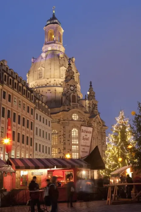 Framed Print : Christmas Market stalls in front of Frauen Church and Christmas tree at twilight Framed Print : Christmas Market stalls in front of Frauen Church and Christmas tree at twilight