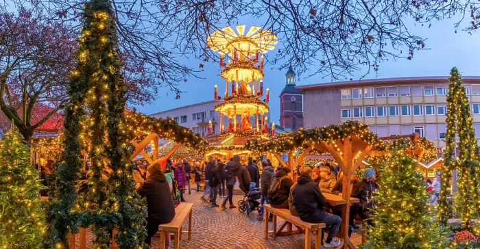 Framed Print : Christmas Market stalls in the market square in Altstadt Spandau at dusk, Spandau, Berlin, Germany Framed Print : Christmas Market stalls in the market square in Altstadt Spandau at dusk, Spandau, Berlin, Germany