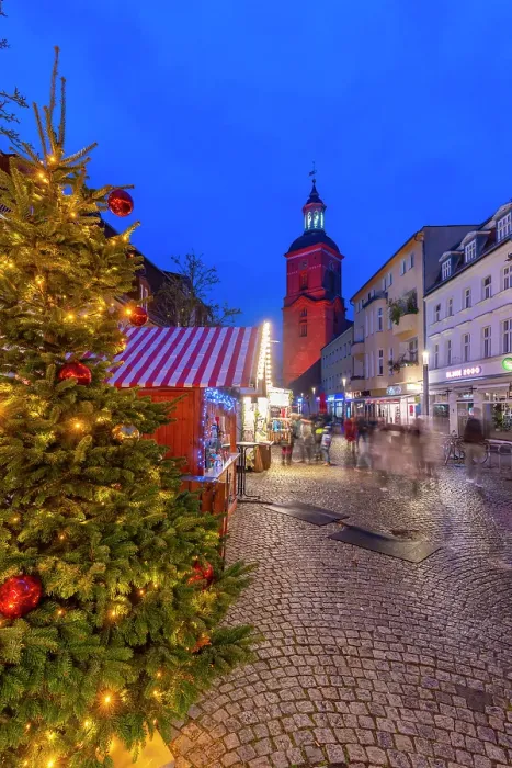 Framed Print : Christmas Market stalls in the market square in Altstadt Spandau at dusk, Spandau, Berlin, Germany Framed Print : Christmas Market stalls in the market square in Altstadt Spandau at dusk, Spandau, Berlin, Germany