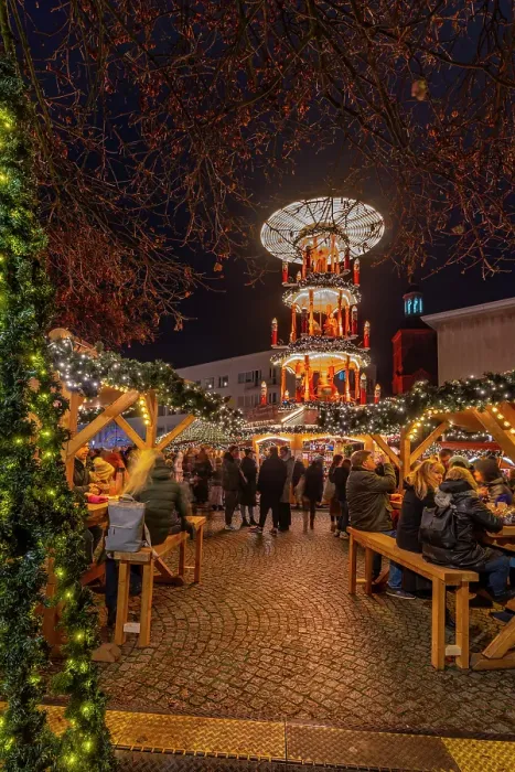 Framed Print : Christmas Market stalls in the market square in Altstadt Spandau at dusk, Spandau, Berlin, Germany Framed Print : Christmas Market stalls in the market square in Altstadt Spandau at dusk, Spandau, Berlin, Germany