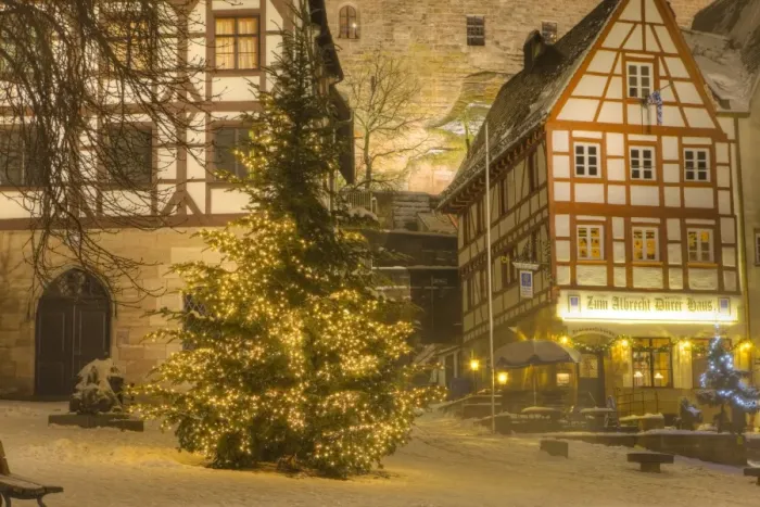 Framed Print : Christmas Tree lit up at night in the historic center of Nuremberg, Germany, Europe Framed Print : Christmas Tree lit up at night in the historic center of Nuremberg, Germany, Europe