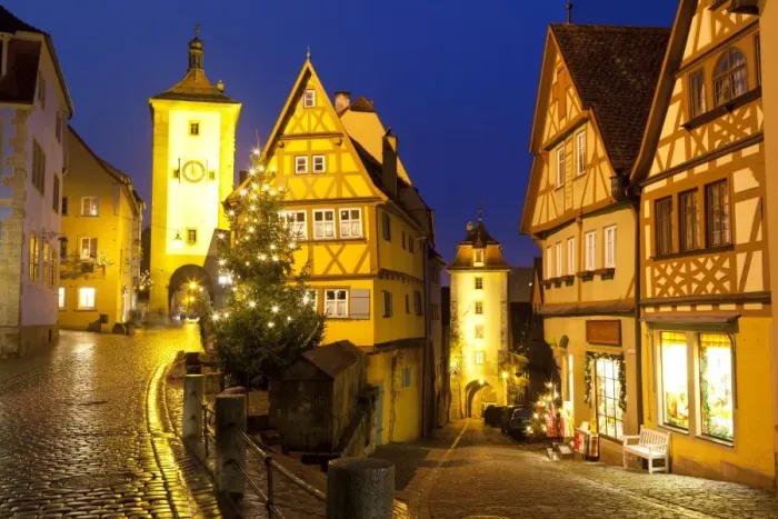 Framed Print : Christmas Tree at the Plonlein, Rothenburg ob der Tauber, Bavaria, Germany, Europe Framed Print : Christmas Tree at the Plonlein, Rothenburg ob der Tauber, Bavaria, Germany, Europe