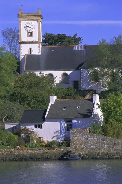 Church and cottage, Bourg de Locmiquel, Ile-aux-Moines, Golfe du Morbihan