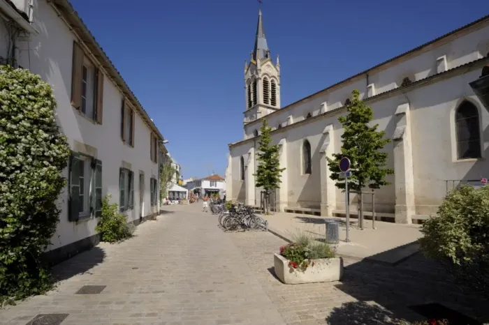 Framed Print : Church at La Couarde sur Mer, Ile de Re, Charente-Maritime, France, Europe Framed Print : Church at La Couarde sur Mer, Ile de Re, Charente-Maritime, France, Europe