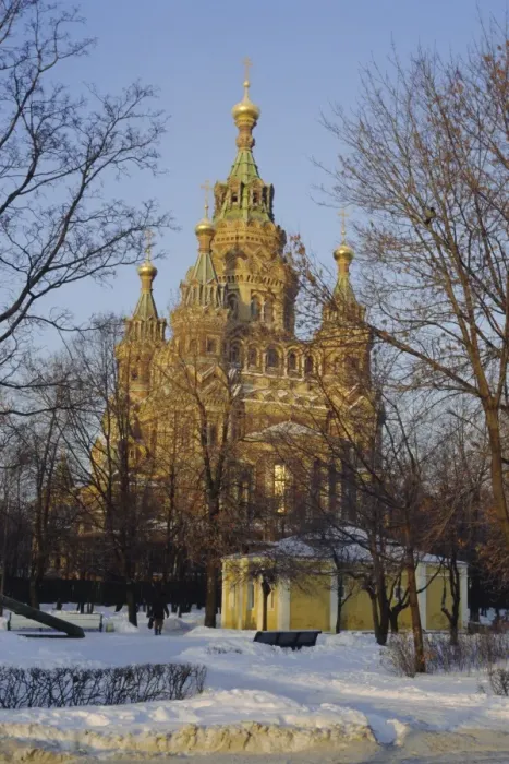 Framed Print : Church of Saints Peter and Paul, Petrodvorets (Peterhof), near St Framed Print : Church of Saints Peter and Paul, Petrodvorets (Peterhof), near St