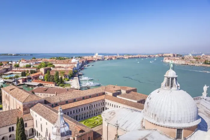 Framed Print : Church of San Giorgio Maggiore, roof and dome, with view of the island of Giudecca Framed Print : Church of San Giorgio Maggiore, roof and dome, with view of the island of Giudecca