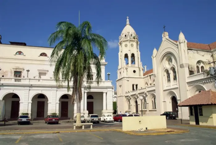 Framed Print : The church of Santo Domingo in the Casco Viejo Framed Print : The church of Santo Domingo in the Casco Viejo
