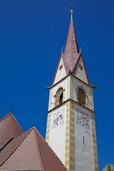 Church, Selva Gardena, Gardena Valley, Bolzano Province, Trentino-Alto Adige  /  South Tyrol, Italian Dolomites, Italy, Europe