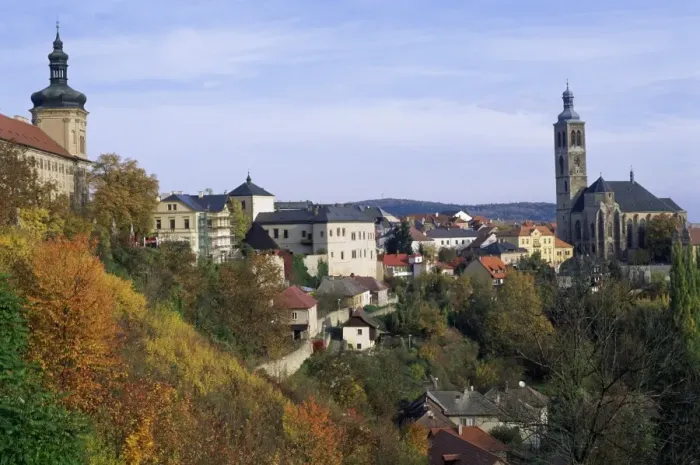Framed Print : Church of St. James dating from 1330 and historical centre in autumn, Kutna Hora town Framed Print : Church of St. James dating from 1330 and historical centre in autumn, Kutna Hora town