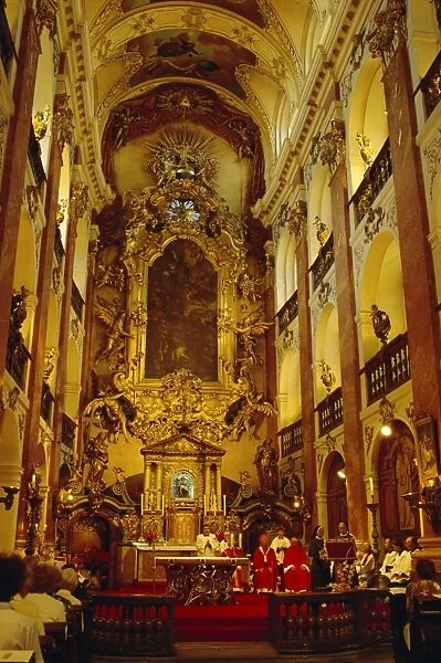 Church of St. Kames, Nave, Prague, Czech Republic, Europe