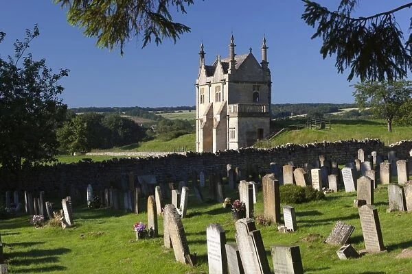 Churchyard of St. James and Jacobean lodge, Chipping Campden, Gloucestershire, Cotswolds, England, United Kingdom, Europe