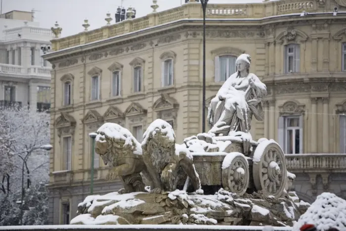 Framed Print : Cibeles statue in snow, Plaza de las Cibeles, Madrid, Spain, Europe Framed Print : Cibeles statue in snow, Plaza de las Cibeles, Madrid, Spain, Europe