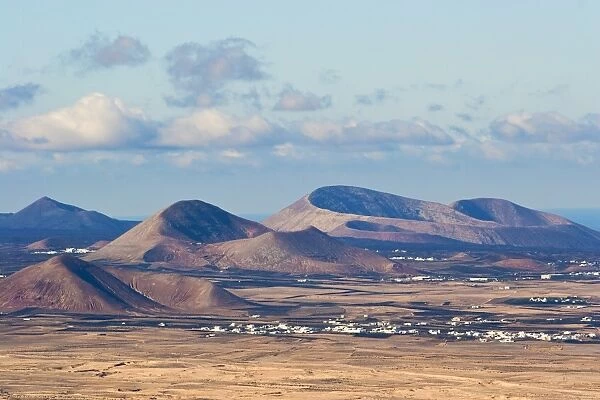 Cinder cones in the centre of the island near Tinajo, a relic of the islands active volcanic past, Lanzarote, Canary Islands, Spain, Atlantic