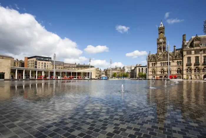 Framed Print : City Park Fountains and City Hall, Bradford, West Yorkshire, England Framed Print : City Park Fountains and City Hall, Bradford, West Yorkshire, England