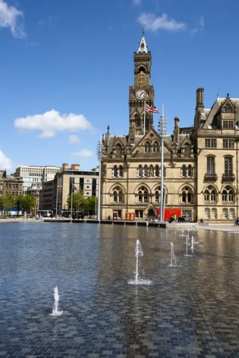 Framed Print : City Park Fountains and City Hall, Bradford, West Yorkshire, England Framed Print : City Park Fountains and City Hall, Bradford, West Yorkshire, England