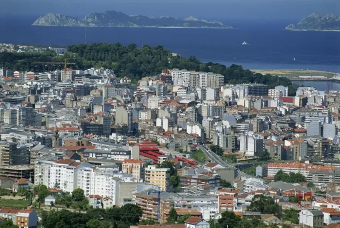 Framed Print : The city and the Ria de Vigo Framed Print : The city and the Ria de Vigo