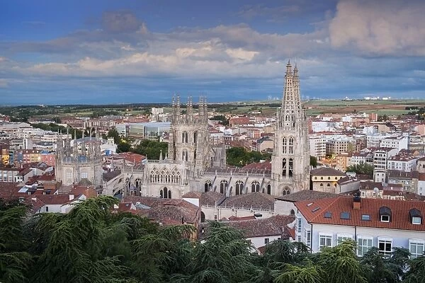 City showing the Gothic Cathedral, UNESCO World Heritage Site, Burgos, Castile and Leon