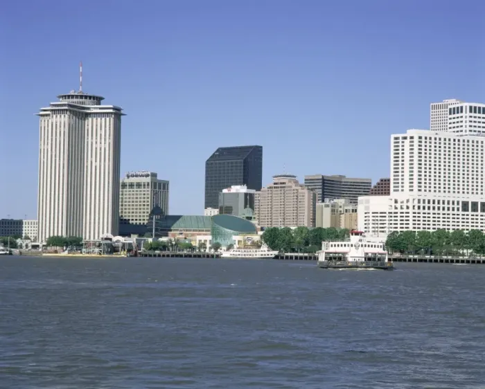 Framed Print : City skyline and Mississippi River Framed Print : City skyline and Mississippi River