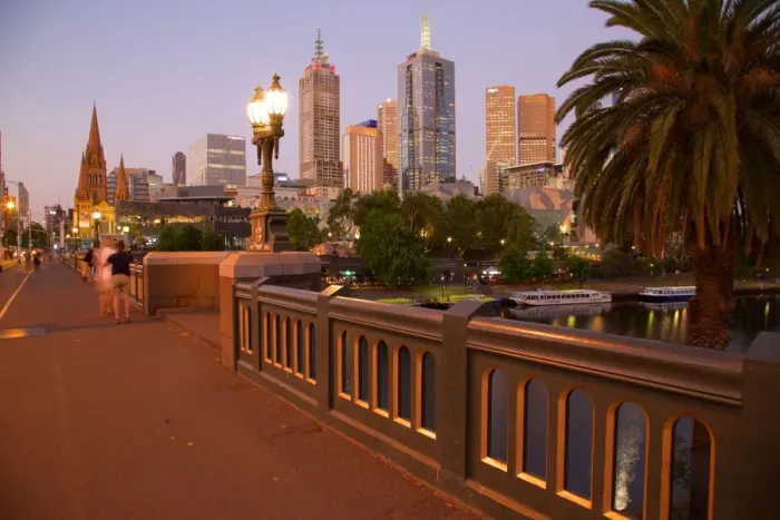 Framed Print : City skyline from Princes Bridge at dusk, Melbourne, Victoria, Australia, Pacific Framed Print : City skyline from Princes Bridge at dusk, Melbourne, Victoria, Australia, Pacific