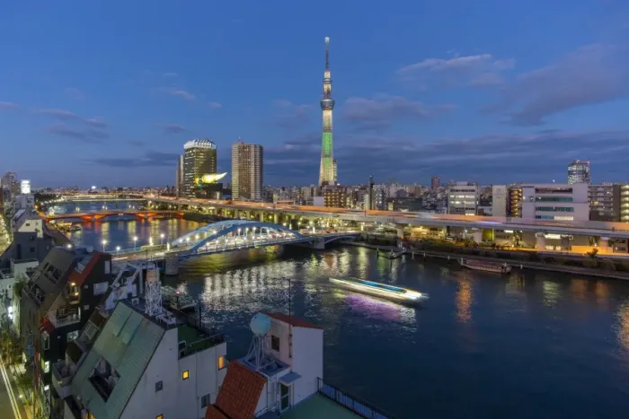 Framed Print : City skyline and Skytree on the Sumida River, Tokyo, Japan, Asia Framed Print : City skyline and Skytree on the Sumida River, Tokyo, Japan, Asia
