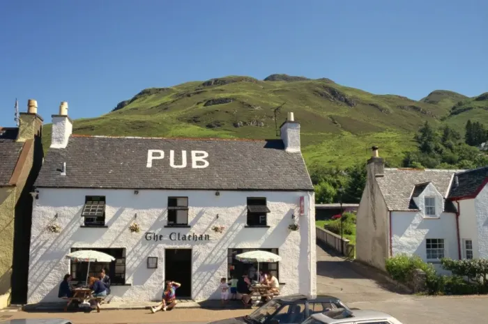 Framed Print : The Clachan Pub near Eilean Donan Castle Framed Print : The Clachan Pub near Eilean Donan Castle