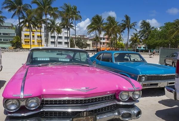 Classic cars on Ocean Drive and Art Deco architecture, Miami Beach, Miami, Florida