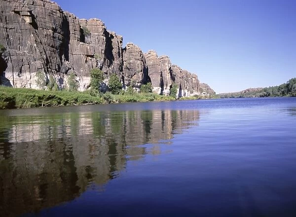Cliffs of Geike Gorge, showing annual flood level of Fitzroy River, near Fitzroy Crossing