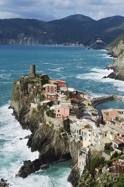 Clifftop village of Vernazza, Cinque Terre, UNESCO World Heritage Site