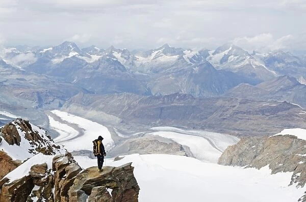 Climber on Monte Rosa Duforspitze, 4634m, highest peak in Switzerland, Zermatt, Valais, Swiss Alps, Switzerland, Europe