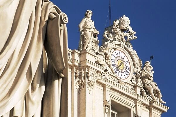 Clock adorning facade of St