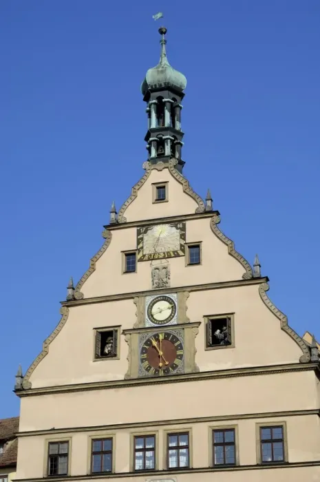 Framed Print : Clock on the Ratstrinkstube (City Councillors Tavern) Framed Print : Clock on the Ratstrinkstube (City Councillors Tavern)